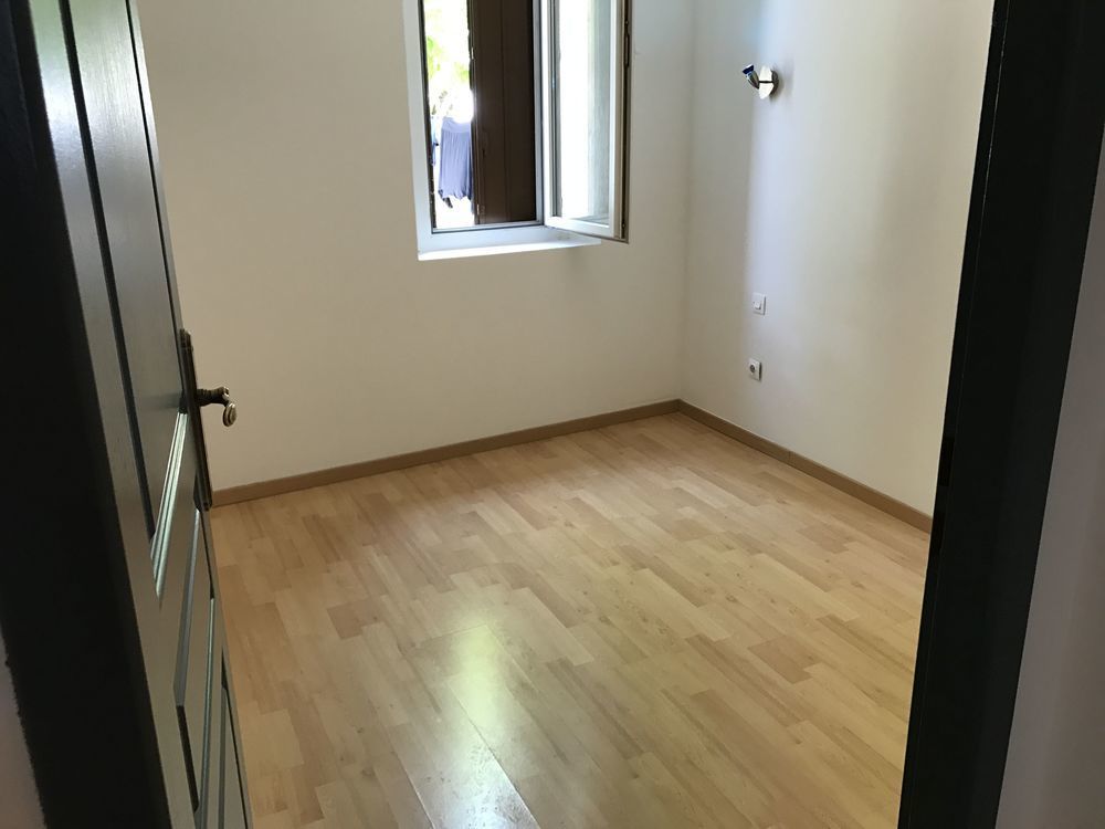 lot de 2 appartements 55m2 +35 m2 + 1 garage Idéal, investisseur. 12000€ de revenus annuel