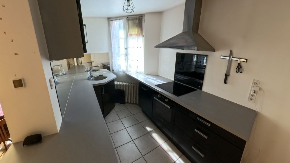 Maison de bourg 100m² habitables + 200m² de potentiel (Local