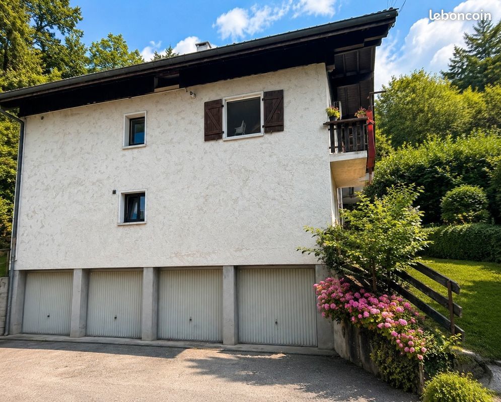 Annecy T2 avec JARDIN, GARAGE 18,26m2 et PARKING