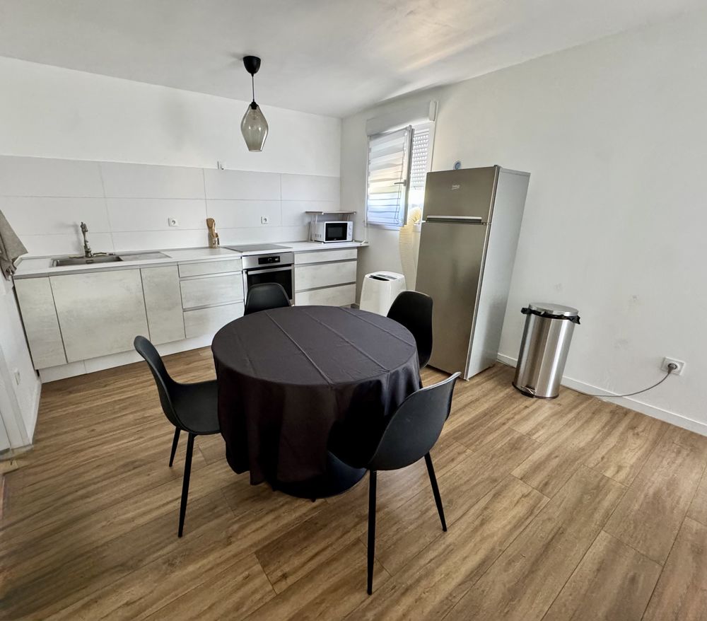Appartement meublé lumineux - 52 m? - dernier étage - balcon