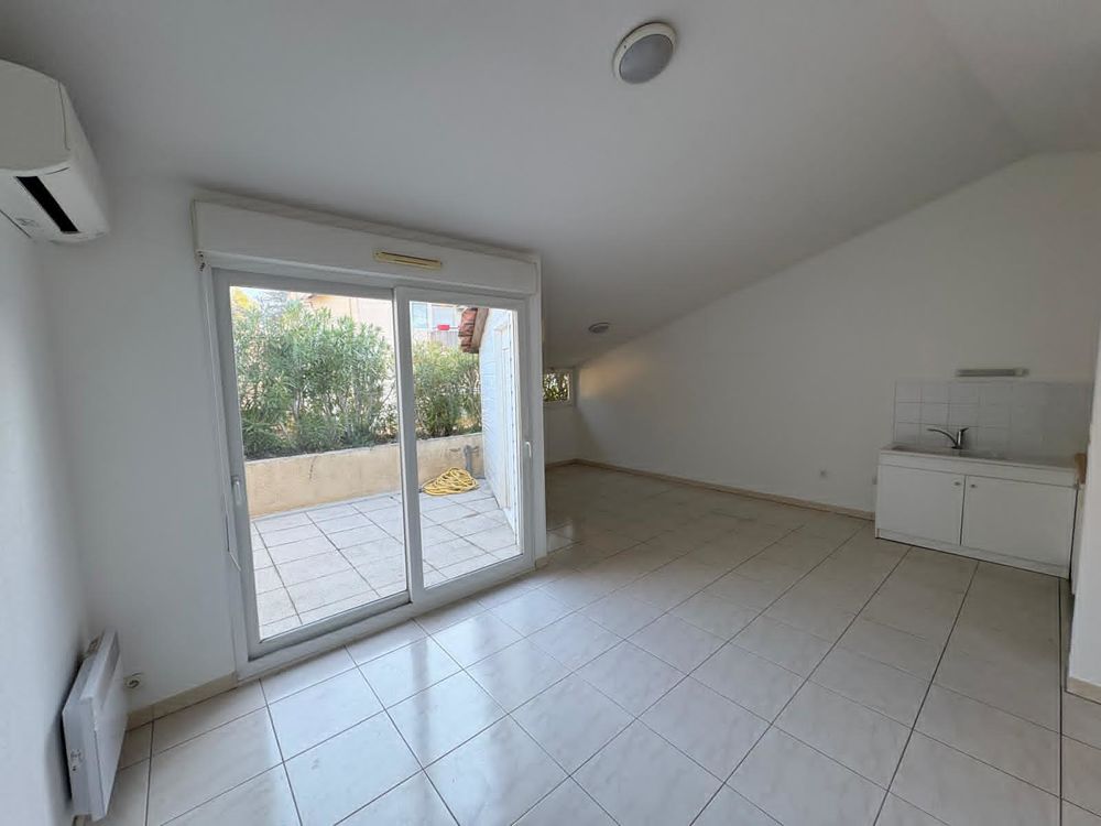 F2 47 m2 + terrasse + Parking au centre de Cournonterral 34