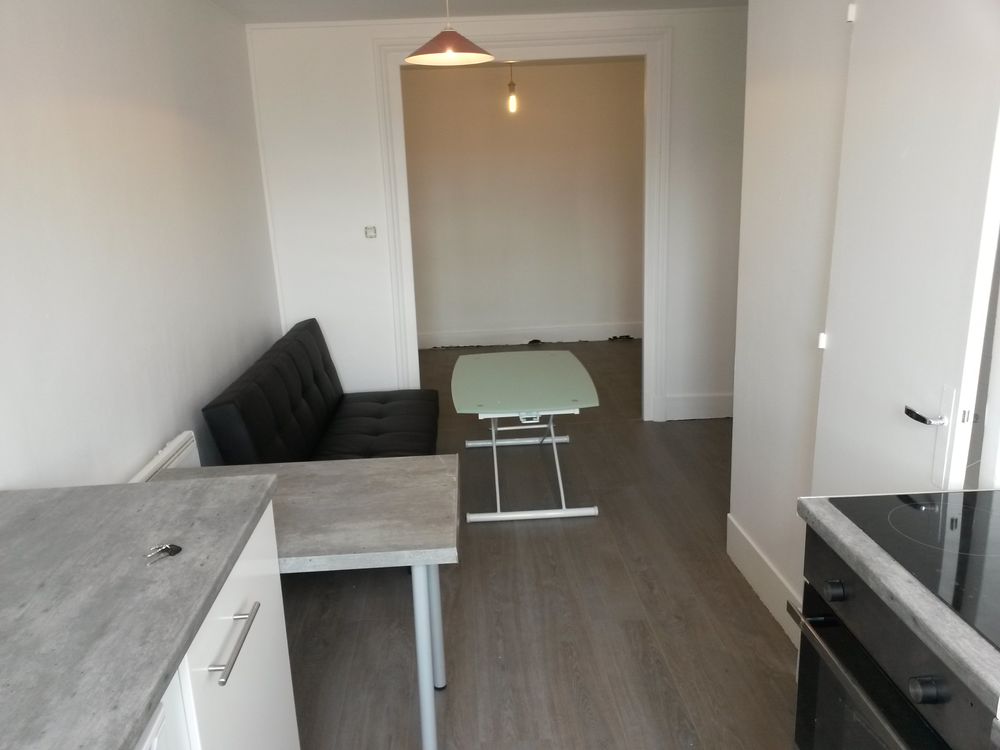 Studio refait à Neuf avec cuisine équipée Quartier AIGLE