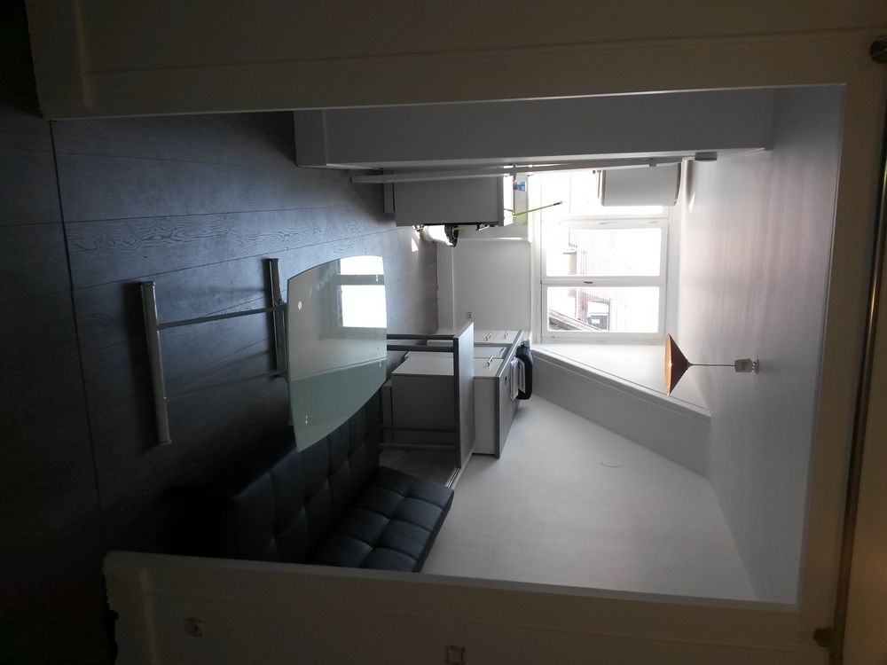 Studio refait à Neuf avec cuisine équipée Quartier AIGLE