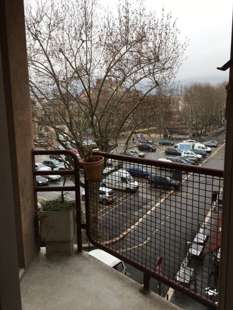 T2 rénové avec balcon et place de parking