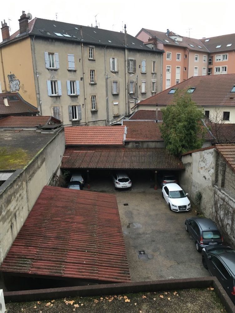 T2 rénové avec balcon et place de parking