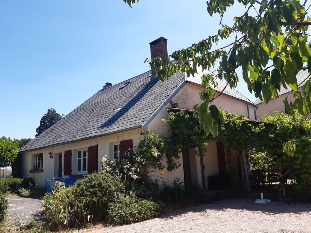 Charmante maison en pierre de 152m2 avec terrain attenant
