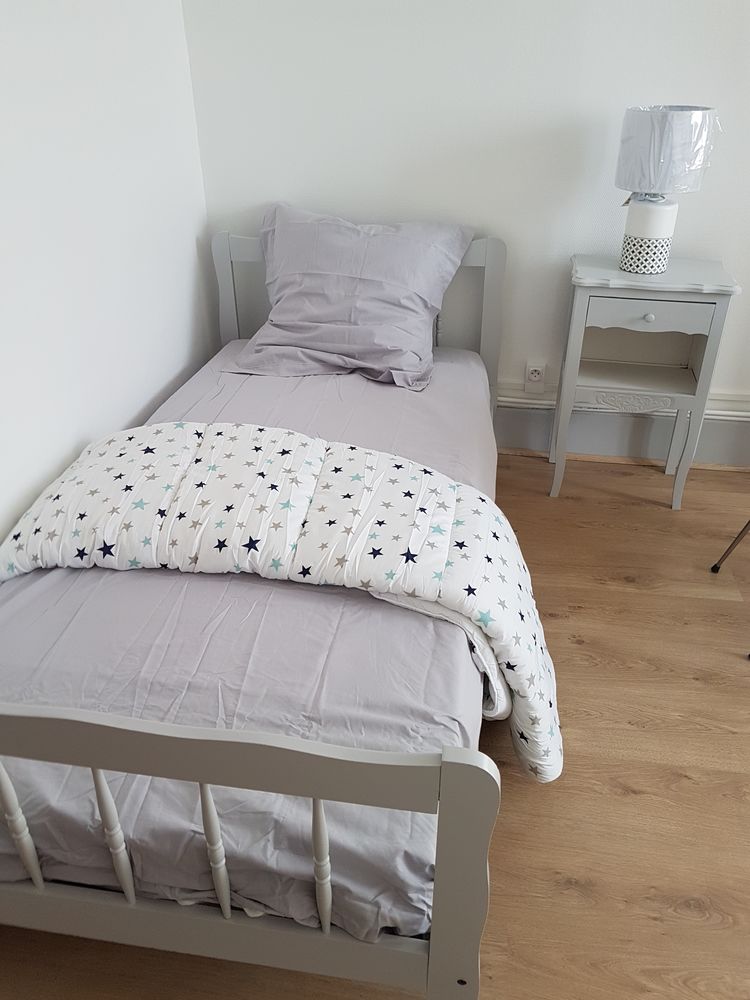 chambre meublée indépendante dans immeuble du centre ville