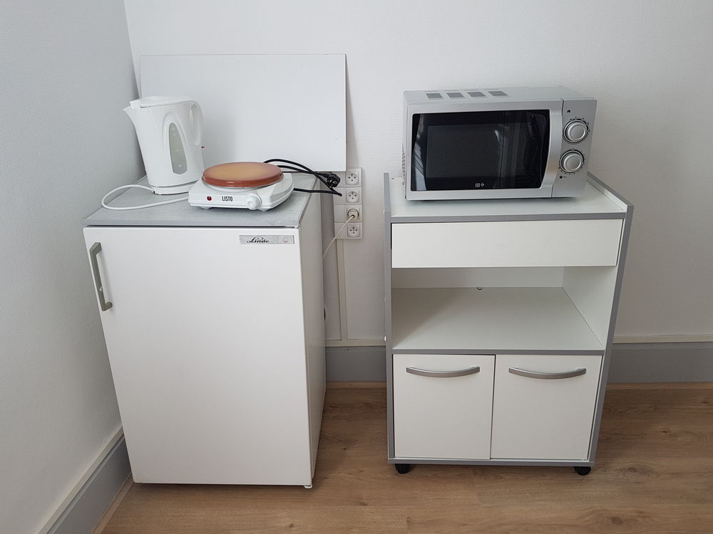 chambre meublée indépendante dans immeuble du centre ville
