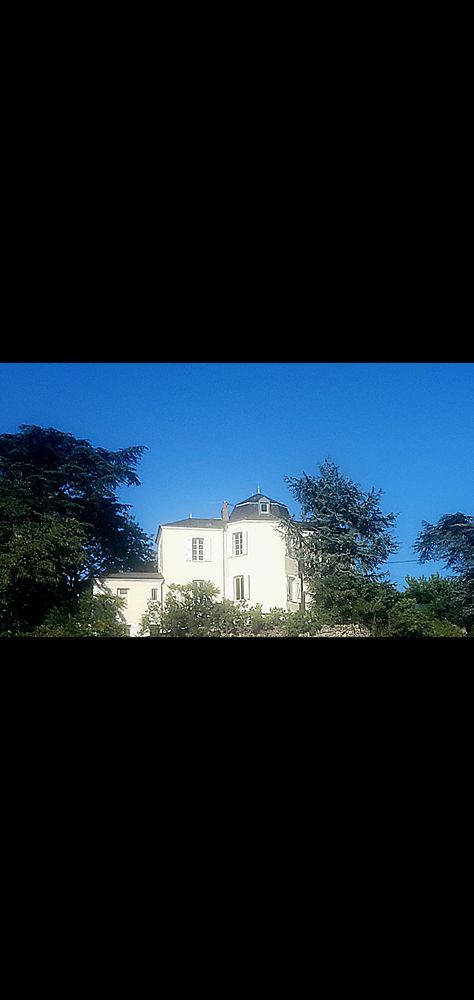 Maison de caractère 190 m2 avec garage. Centre ville à pied