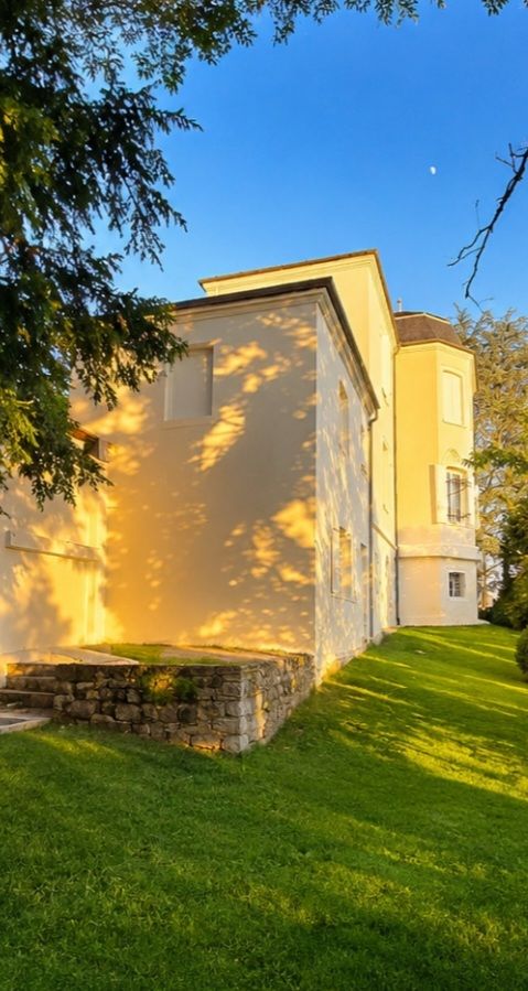 Maison de caractère 190 m2 avec garage. Centre ville à pied