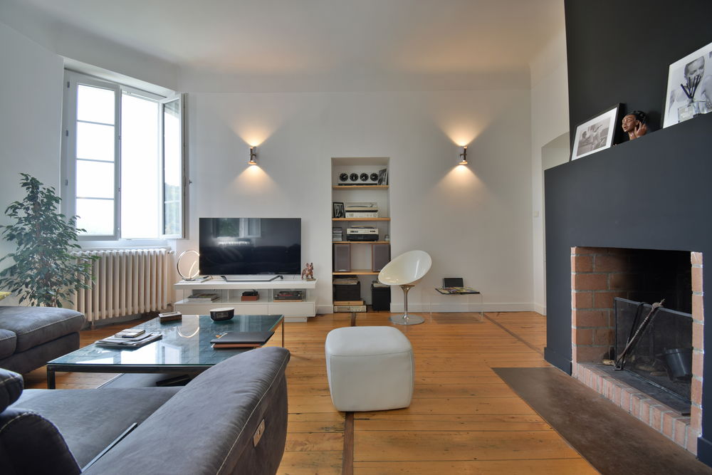 Maison de caractère 190 m2 avec garage. Centre ville à pied