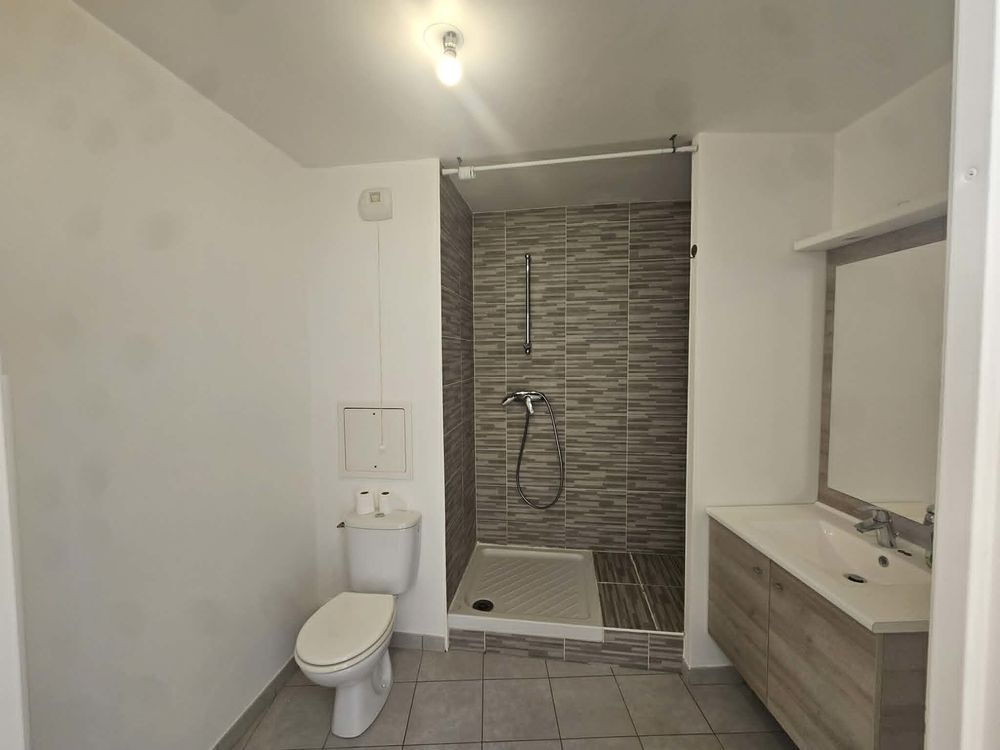Beau studio 34m2 avec balcon et parking à Chaville Centre