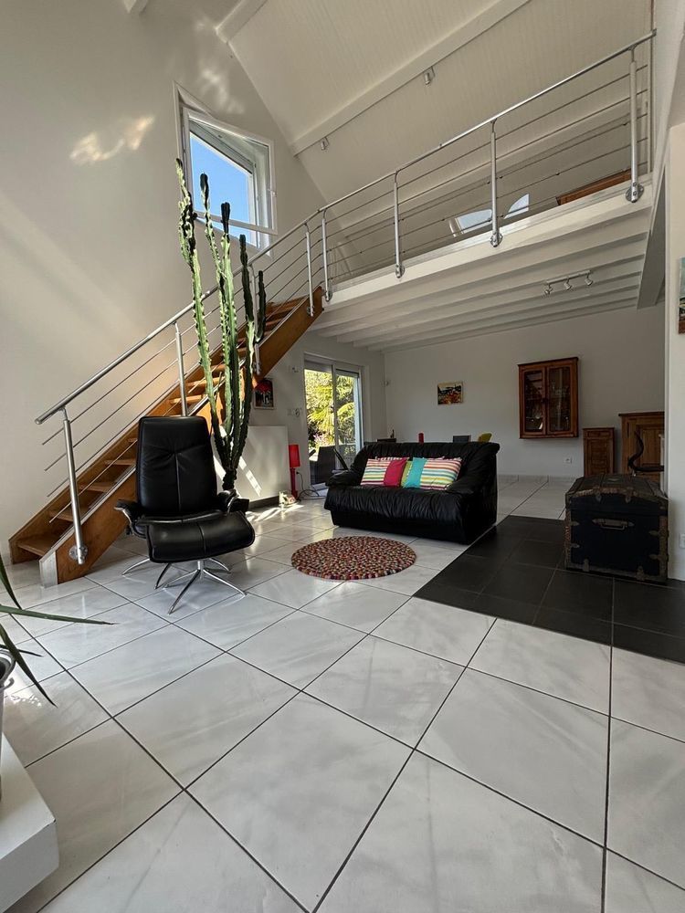 Maison familiale 10 pièces - Vue panoramique, piscine, terrain arboré de 1 517m2. Ceyssac à 5 mins du puy en velay