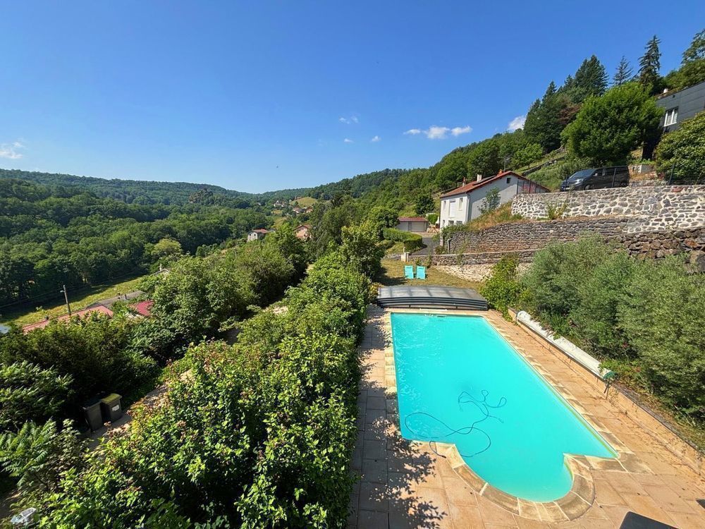 Maison familiale 10 pièces - Vue panoramique, piscine, terrain arboré de 1 517m2. Ceyssac à 5 mins du puy en velay