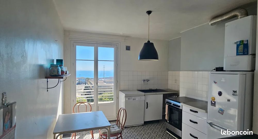 Près de 100 m2 sortie du Port de Bastia vue et lumière...