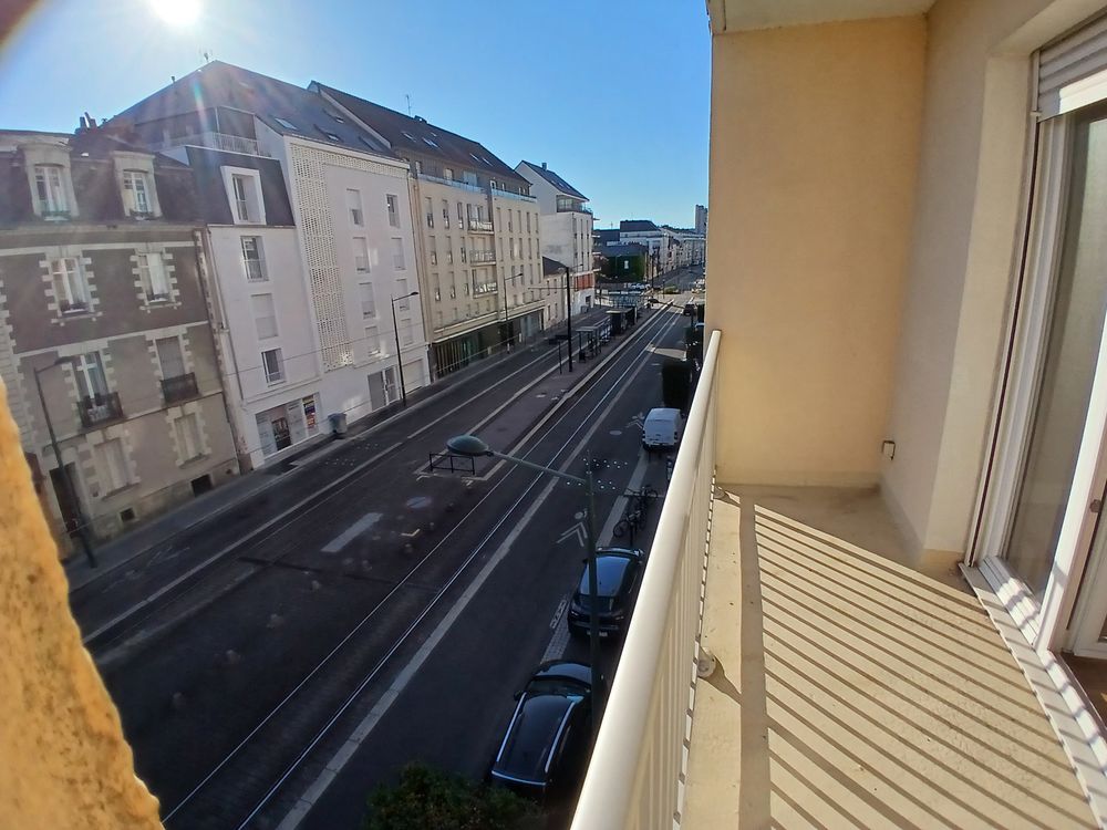 HAUTS-PAVES, Tram 3 à 50 m, joli T1bis meublé, 32 m2 balcon