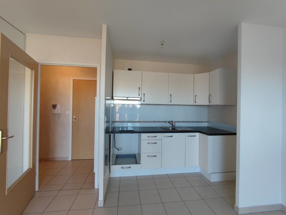APPARTEMENT T2 PROCHE CHU FRANCOIS MITTERRAND