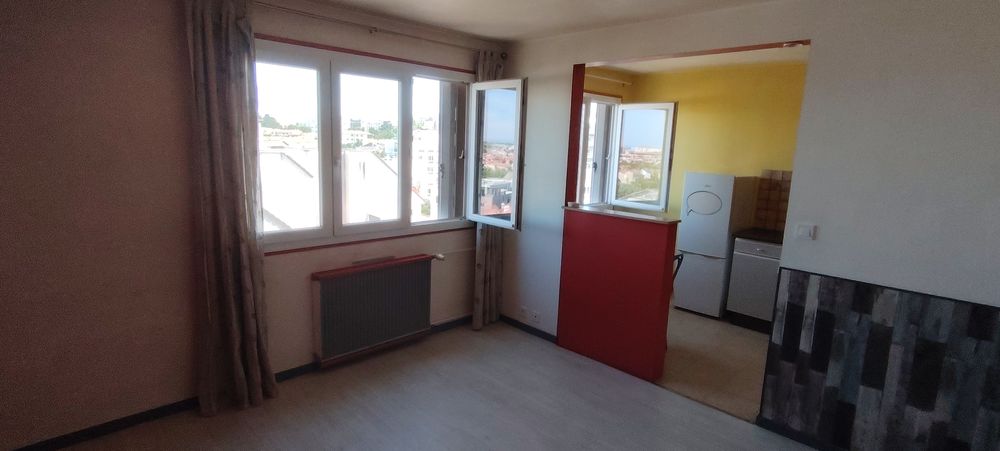 F1 30 M2 quartier Oradou coté centre ville