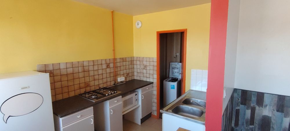 F1 30 M2 quartier Oradou coté centre ville