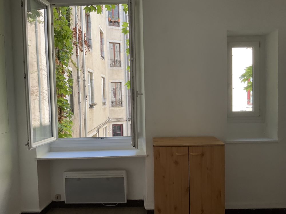 Appartement F1bis lumineux et calme Besançon Boucle