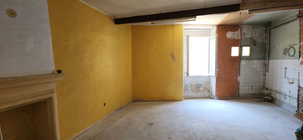 4 Plateaux à rénover, certains avec terrasse