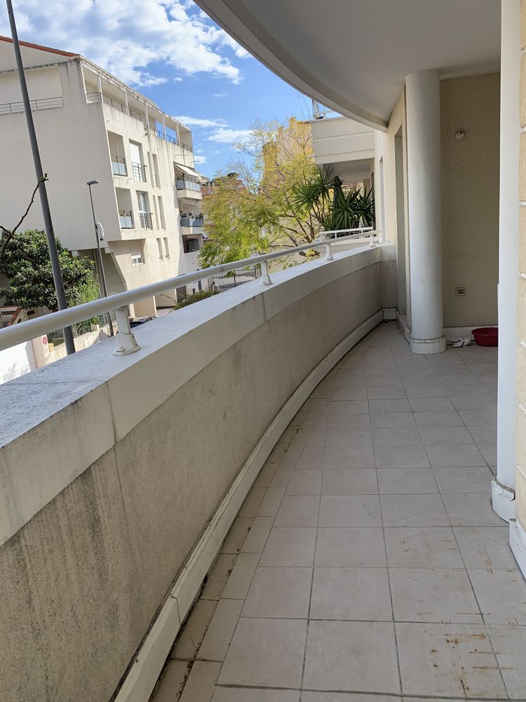 F 2 sur Balcon