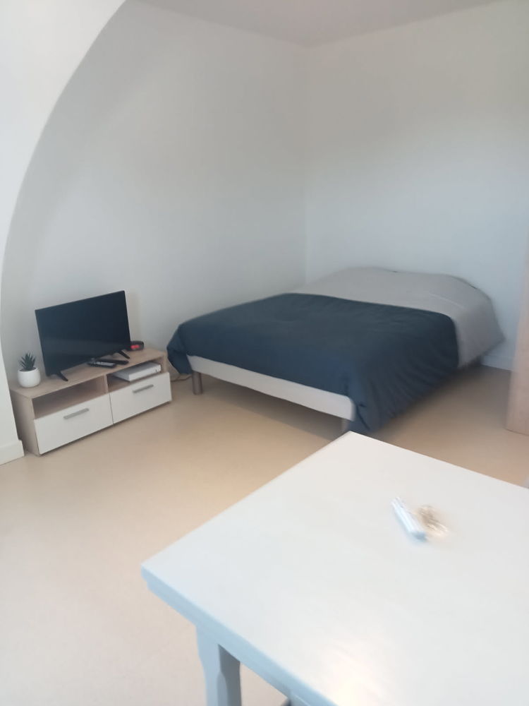 STUDIO NON MEUBLÉ 24m2-POITIERS