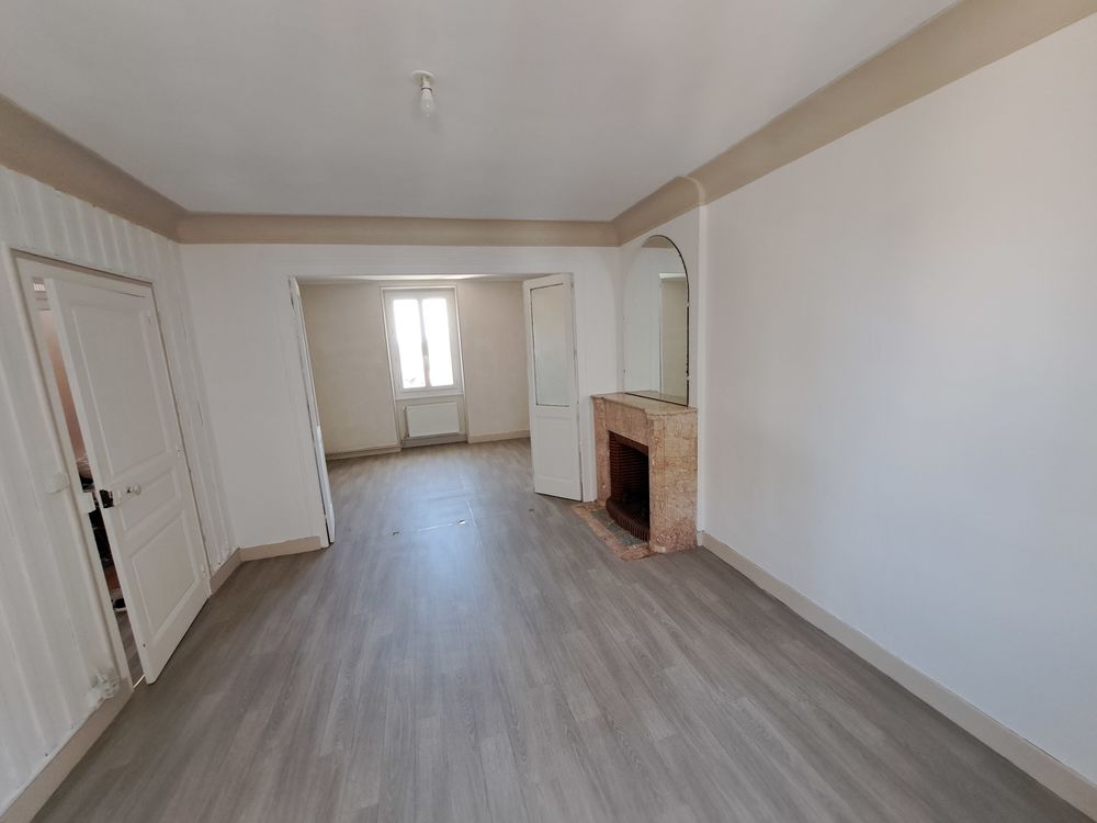 Appartement T3 dans maison donnant sur cour et jardin
