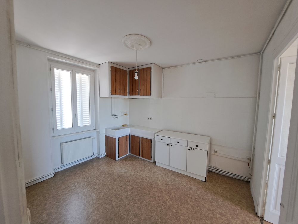 Appartement T3 dans maison donnant sur cour et jardin