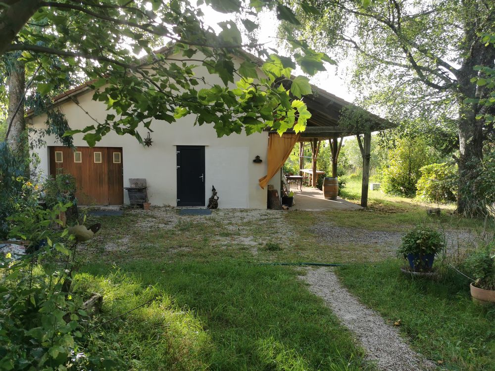 Maison 122m2, garage, dépendances sur 3800m2 de terrain