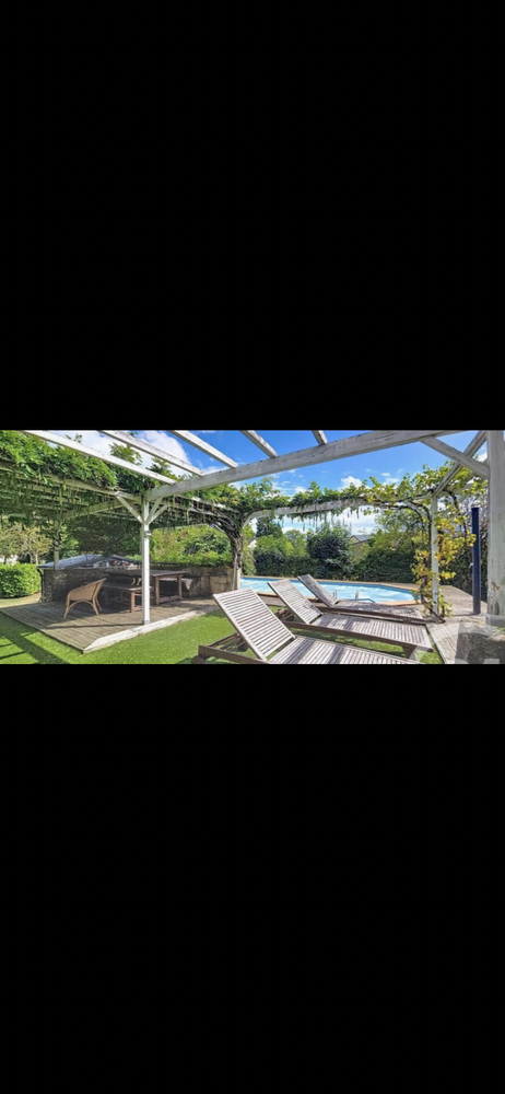 Maison bourgeoise 180m2 + dépendance 60m2 + piscine + parc