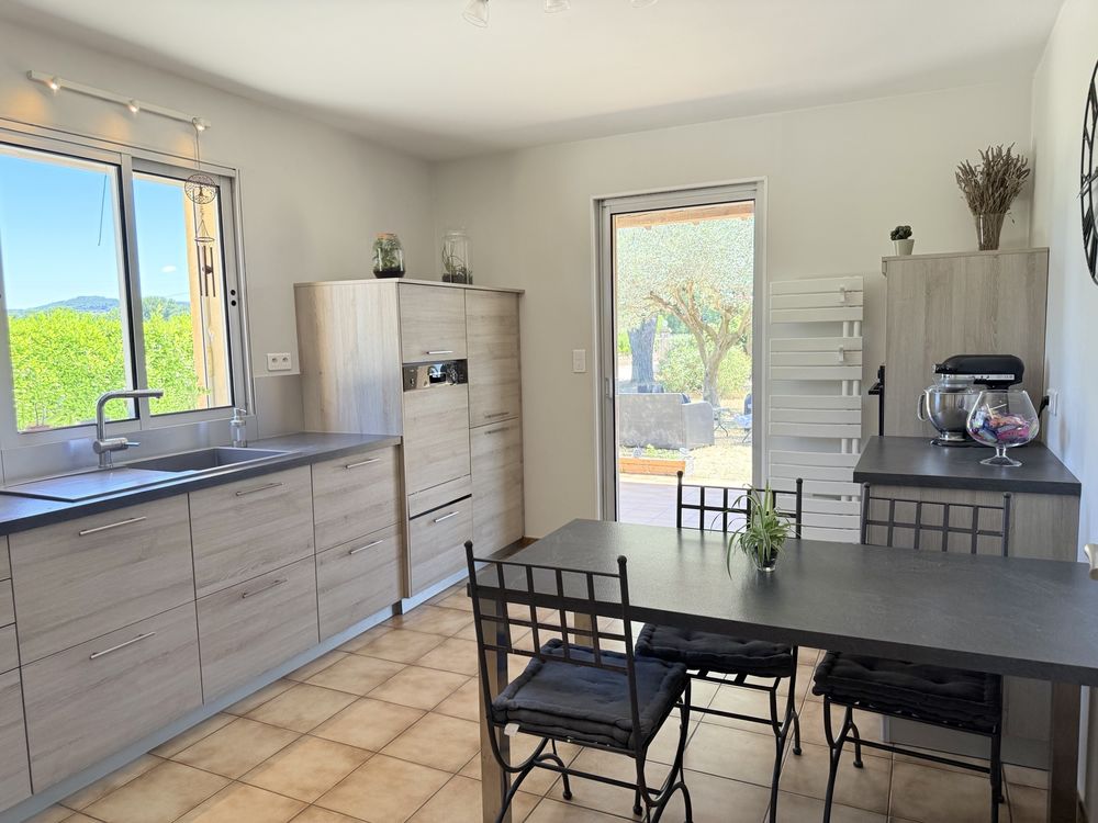 Villa entre vignes et lavandes