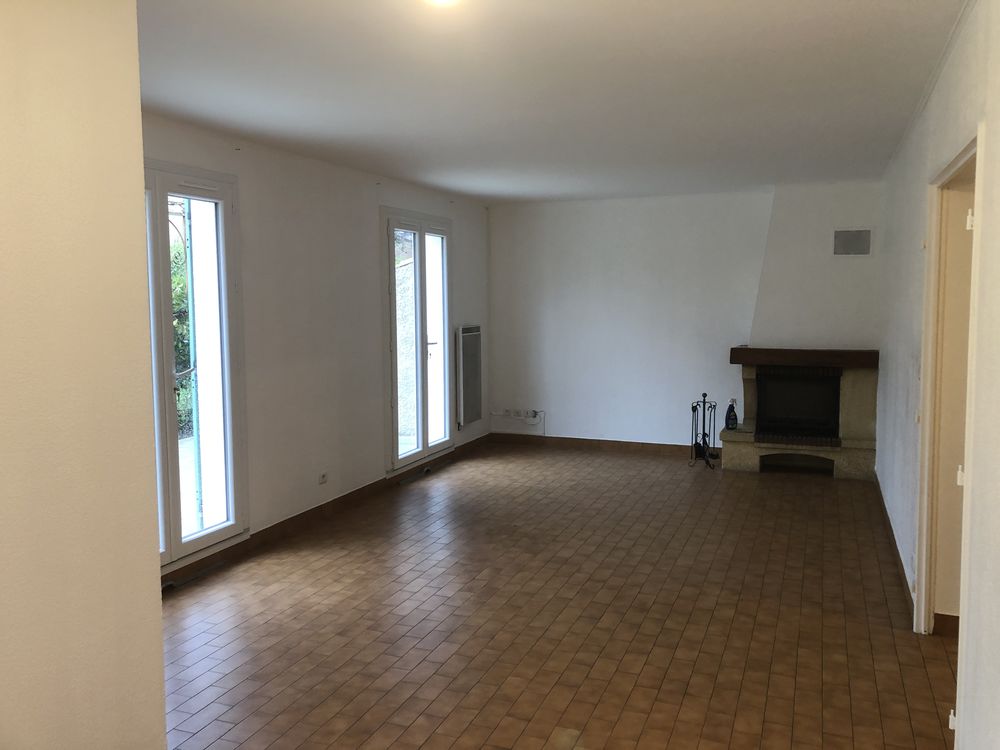 Maison R+1 T4 95m², climatisation, 300m² Terrain, AVIGNON
