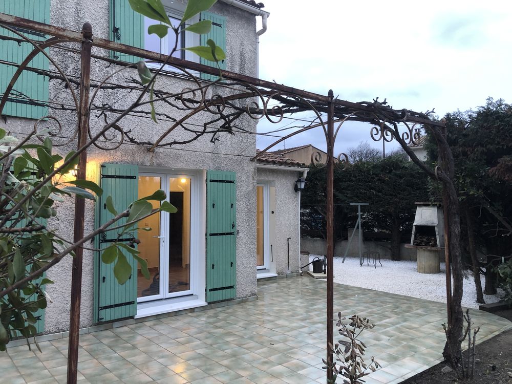 Maison R+1 T4 95m², climatisation, 300m² Terrain, AVIGNON