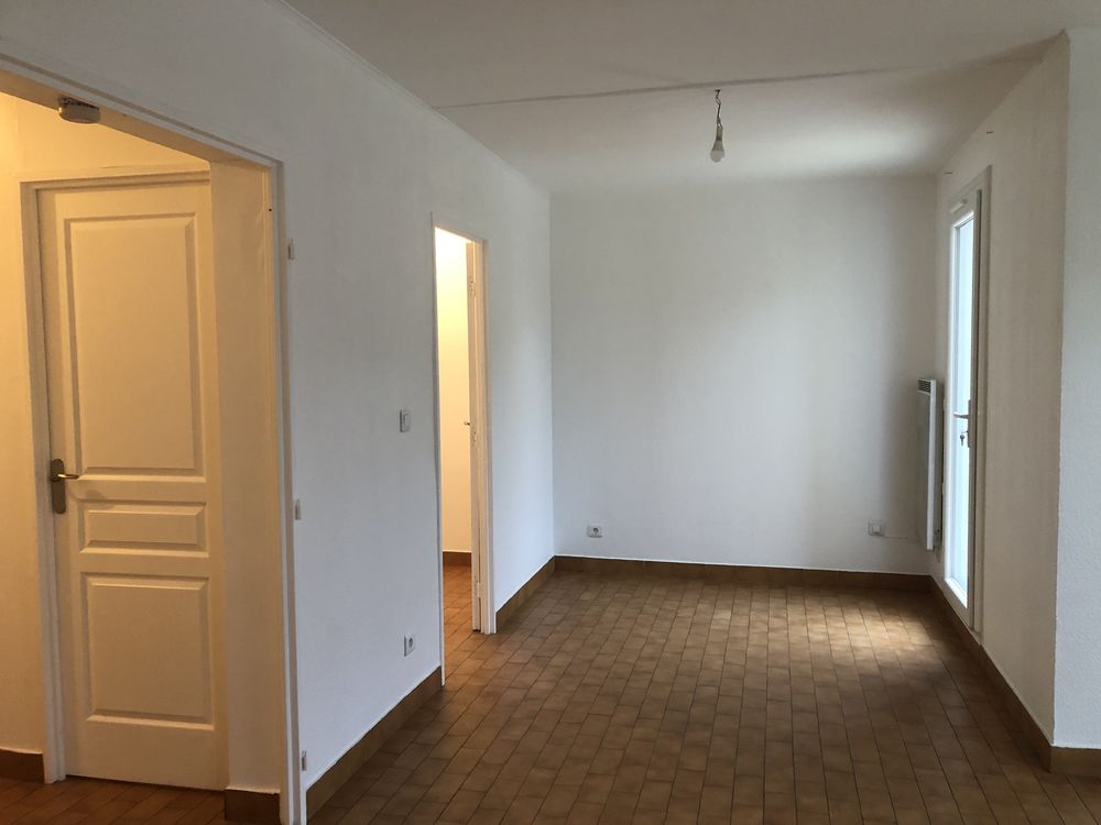 Maison R+1 T4 95m², climatisation, 300m² Terrain, AVIGNON