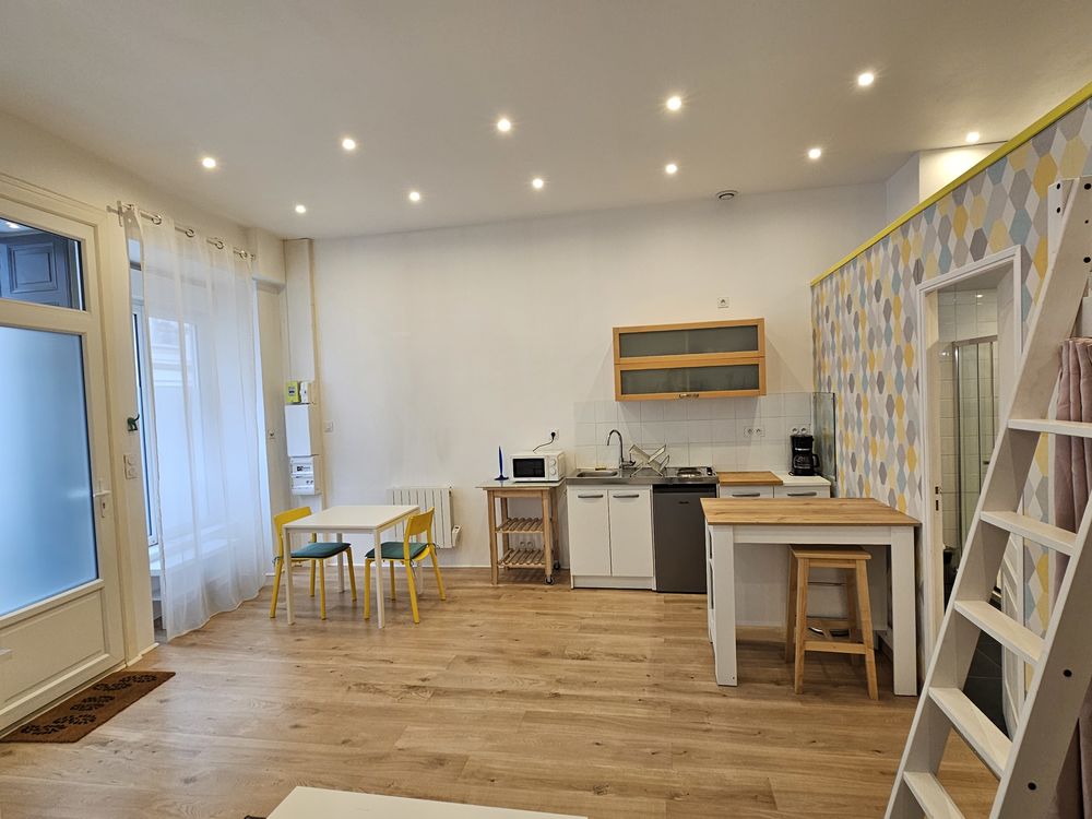 GRAND STUDIO MEUBLÉ