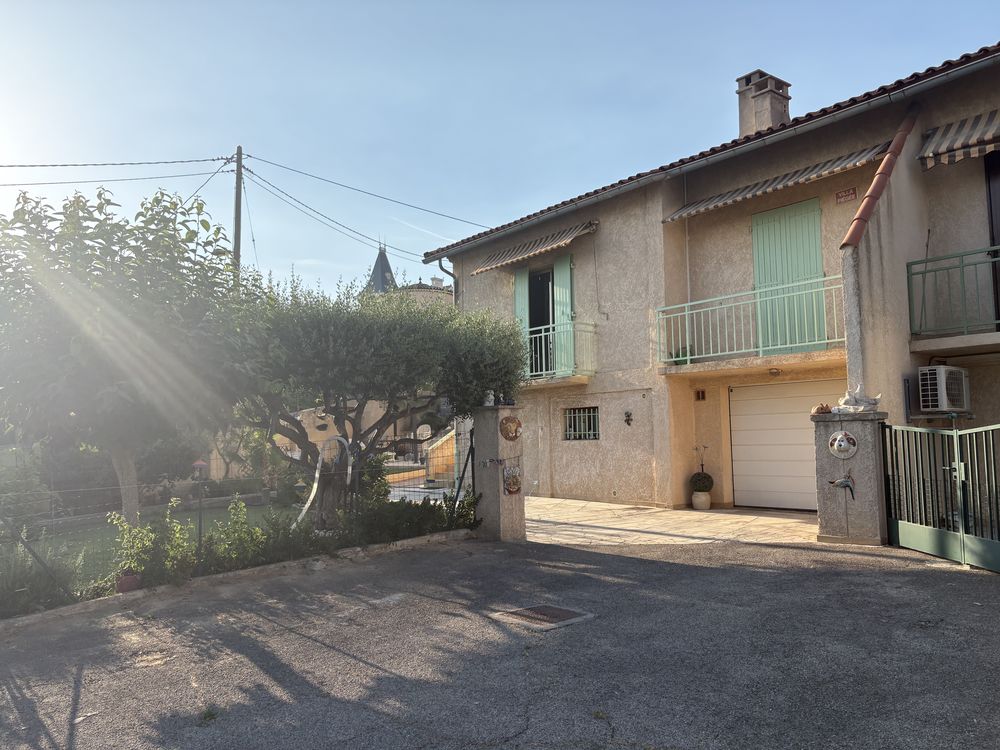 de 2 villas mitoyennes (2 T4 de 78 m2 sur 2 garages)