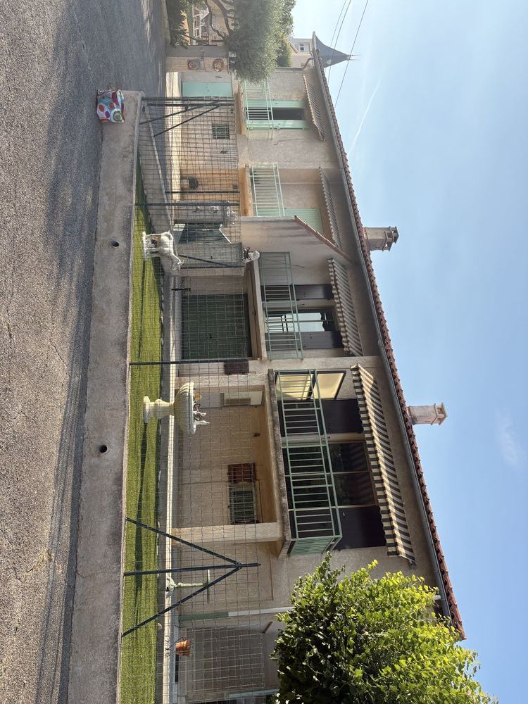 de 2 villas mitoyennes (2 T4 de 78 m2 sur 2 garages)