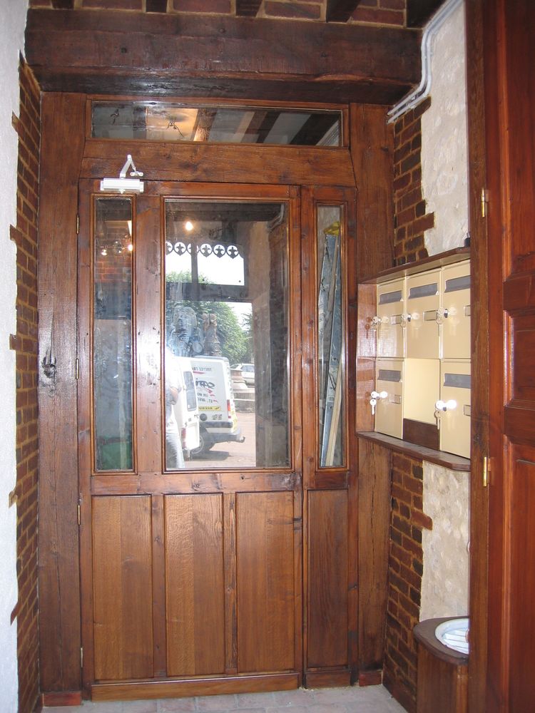 DUPLEX ATYPIQUE ( ARTISTIQUE ) dans petit Hôtel Particulier