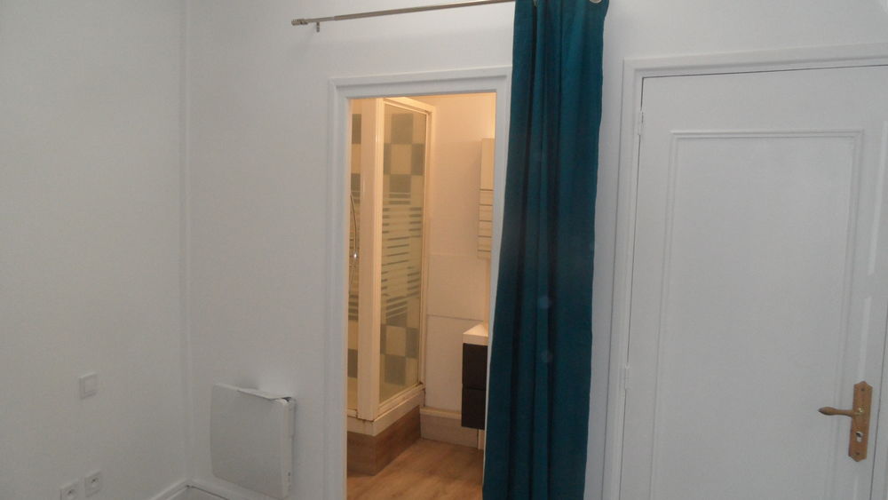 Appart 2/3 pièces 42 m2 rez de ch ctre Cambrai libre sept