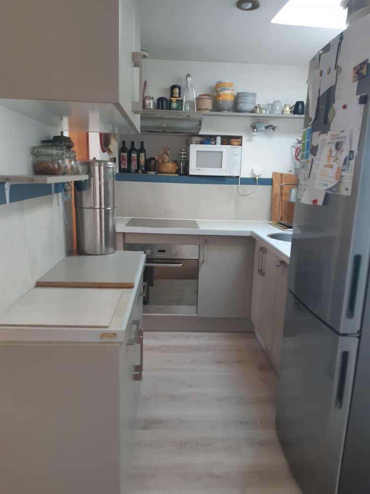 BEL APPARTEMENT DE CHARME TRÉS LUMINEUX, MANSARDÉ, EN CENTRE