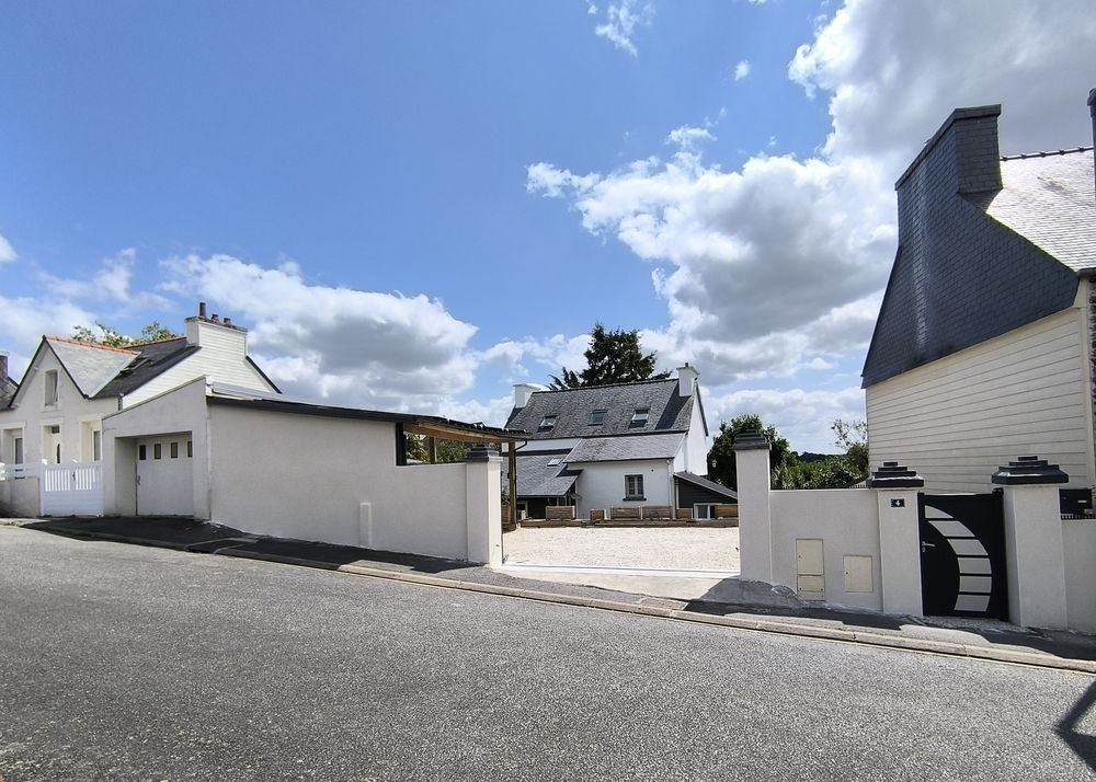 MAISON DE FAMILLE DANS UN QUARTIER CALME et RÉSIDENTIEL.