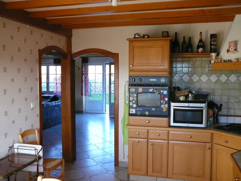 Maison en pierre vide 167 mc, terrasse, jardin, garage, cave
