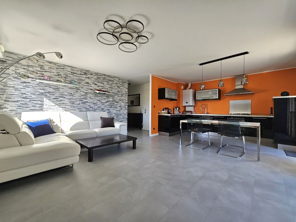 T3 66 m² entièrement rénové - Dernier étage - Terrasse 13 m²