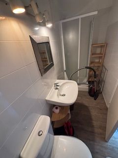T2 MEUBLÉ AU RDC VIEILLE MAISON PROCHE CENTRE NANTES