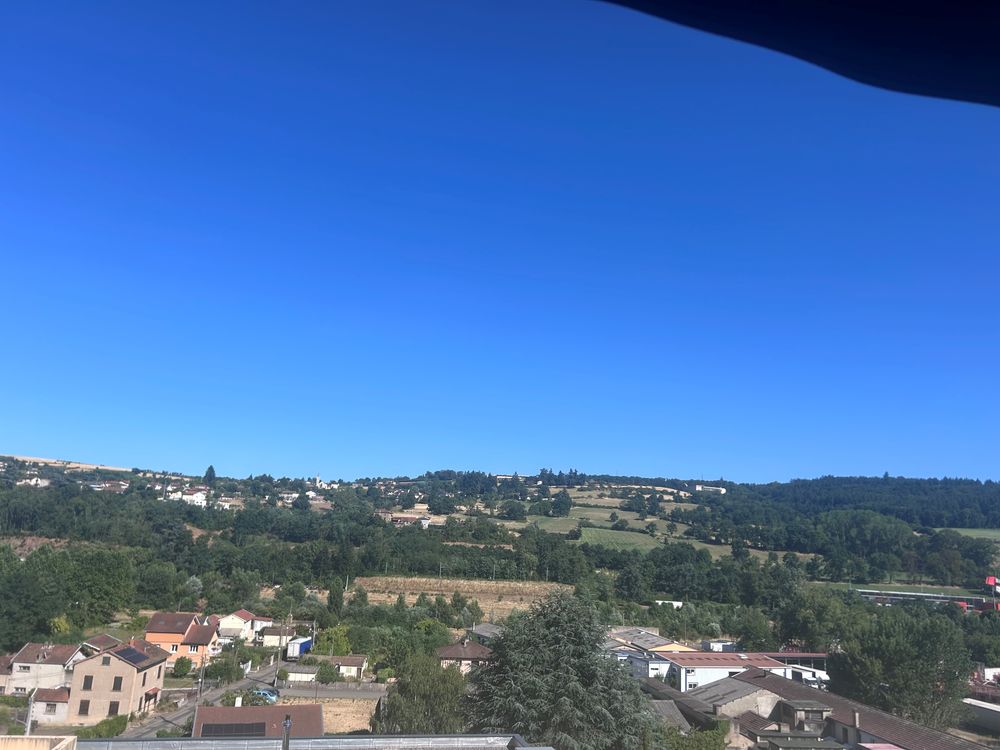 A L'ARBRESLE APPARTEMENT 77 m2 - 2 chambres