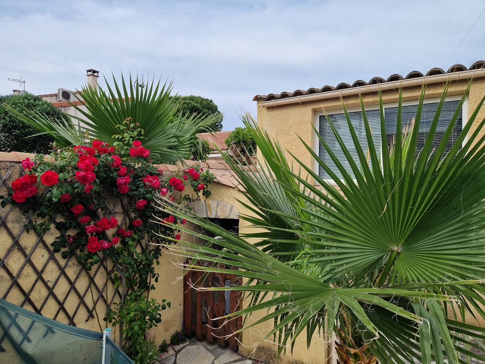 Servian Jolie maison avec piscine sur terrain clos