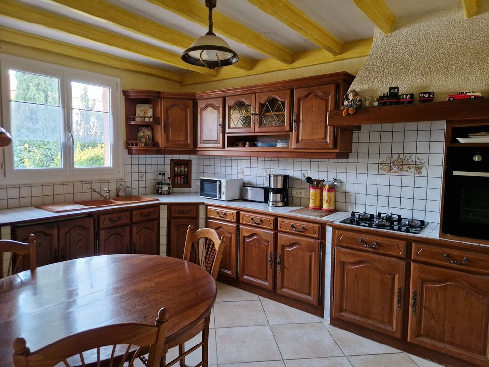 Servian Jolie maison avec piscine sur terrain clos