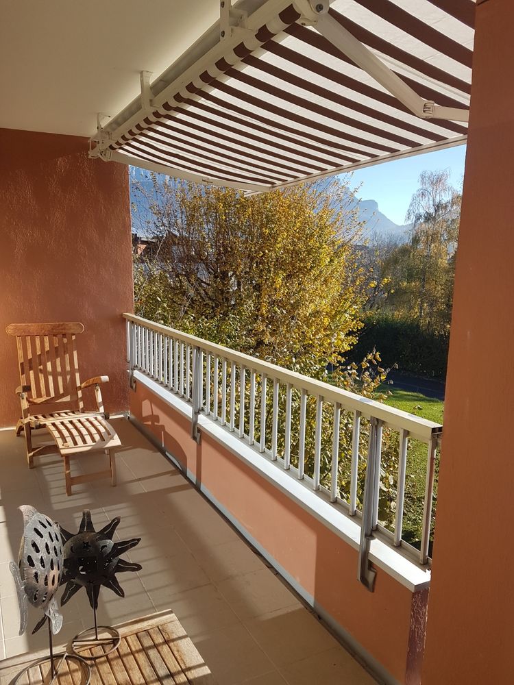 ANNECY-LE-VIEUX Superbe T3 traversant de 78 m² vue lac