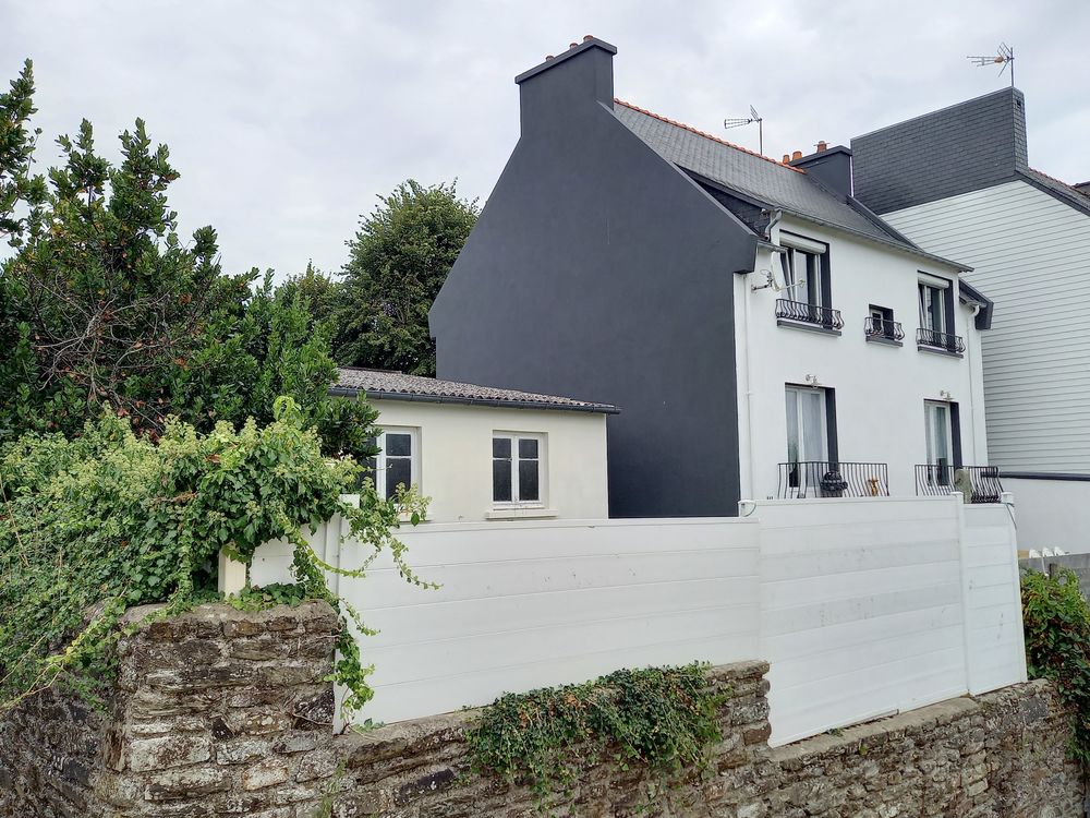 MAISON DE120M² 5 CH S/SOL 60M², 3 GARAGES , 330M² TERRAIN.